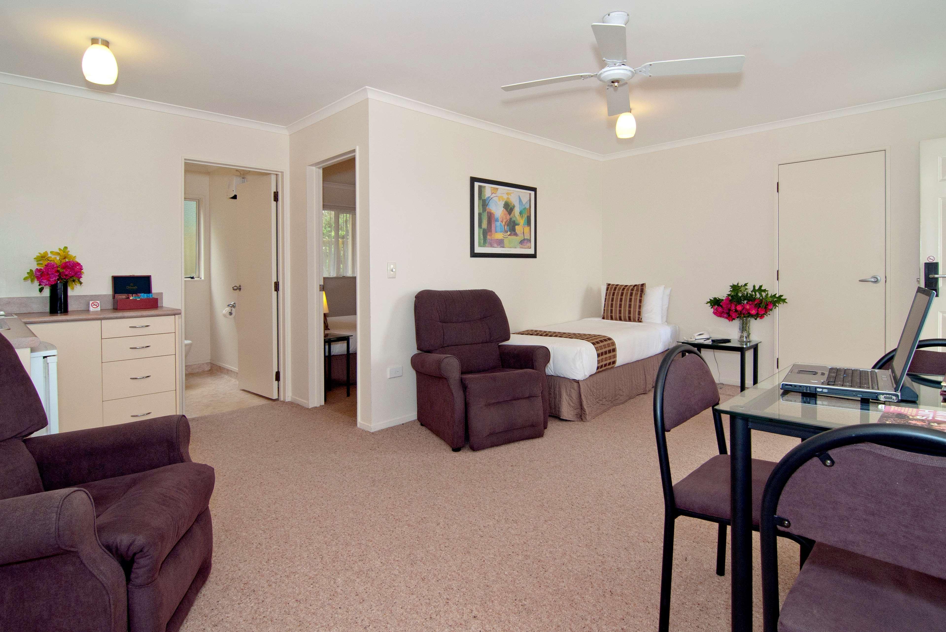 Western Bks Pioneer Motor 4* Auckland