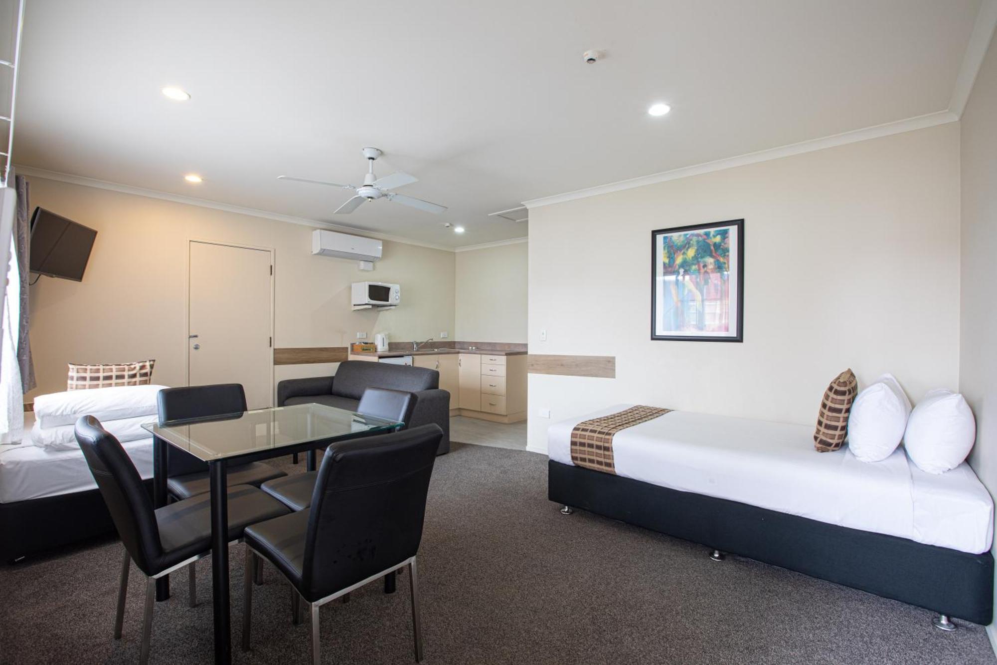 Motel Western Bks Pioneer Motor 4*