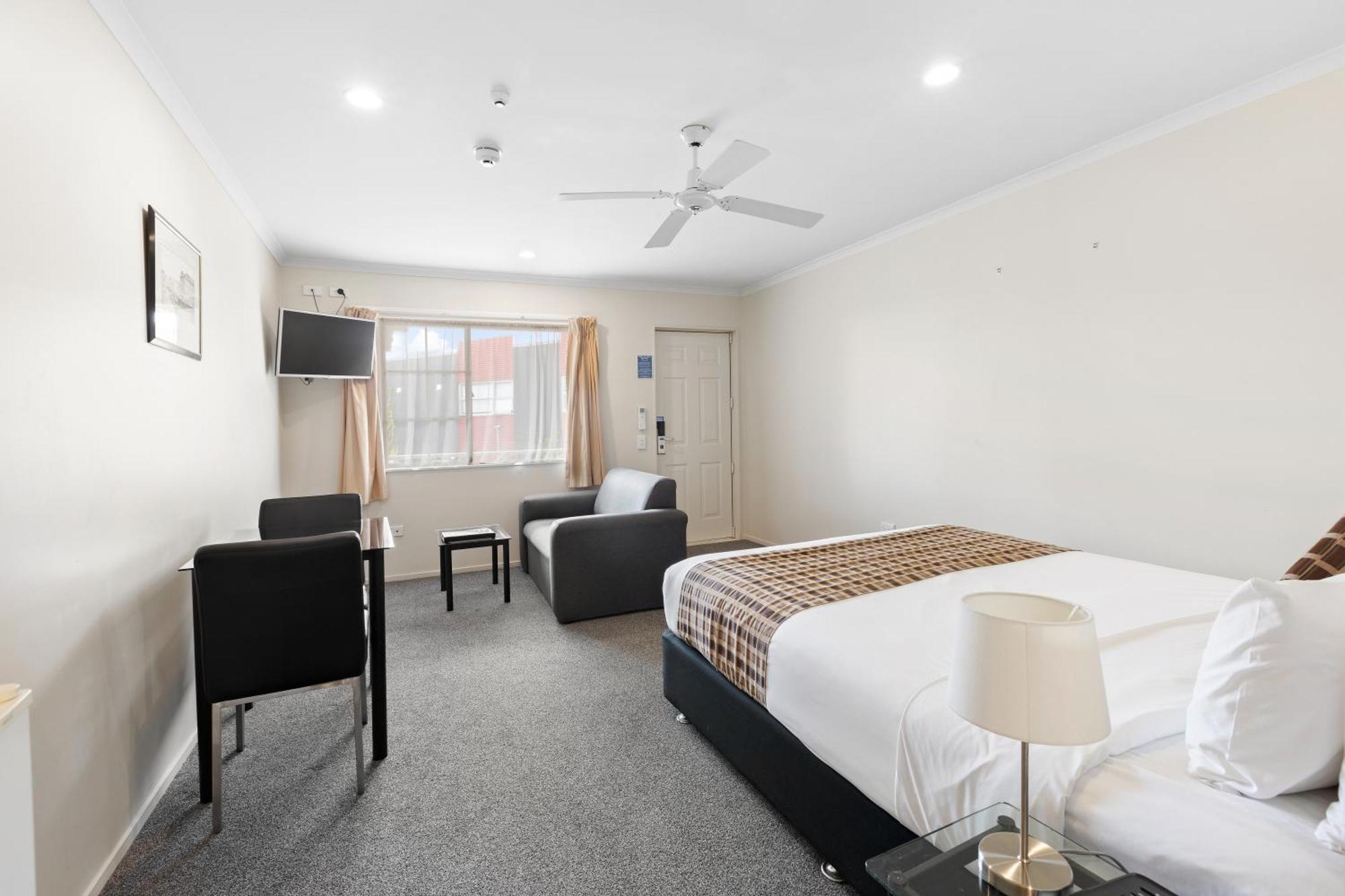 Western Bks Pioneer Motor 4* Auckland