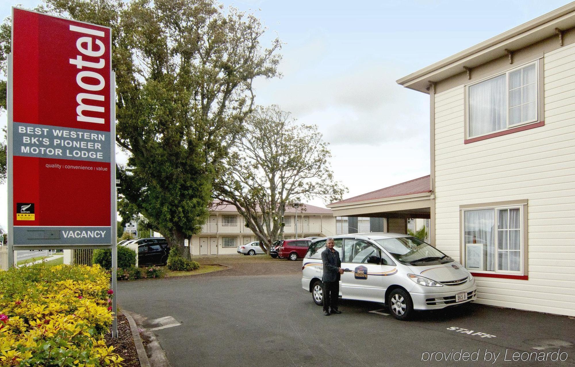 Western Bks Pioneer Motor Motel 4*